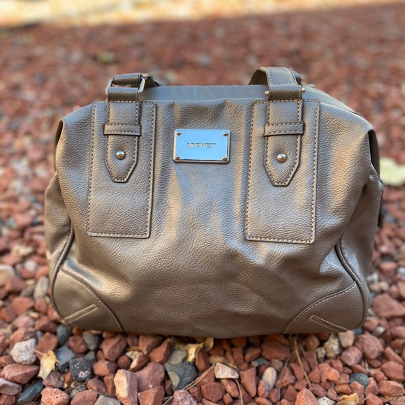 Nine West | silver metallic shoulder bag - Picture 5 of 15